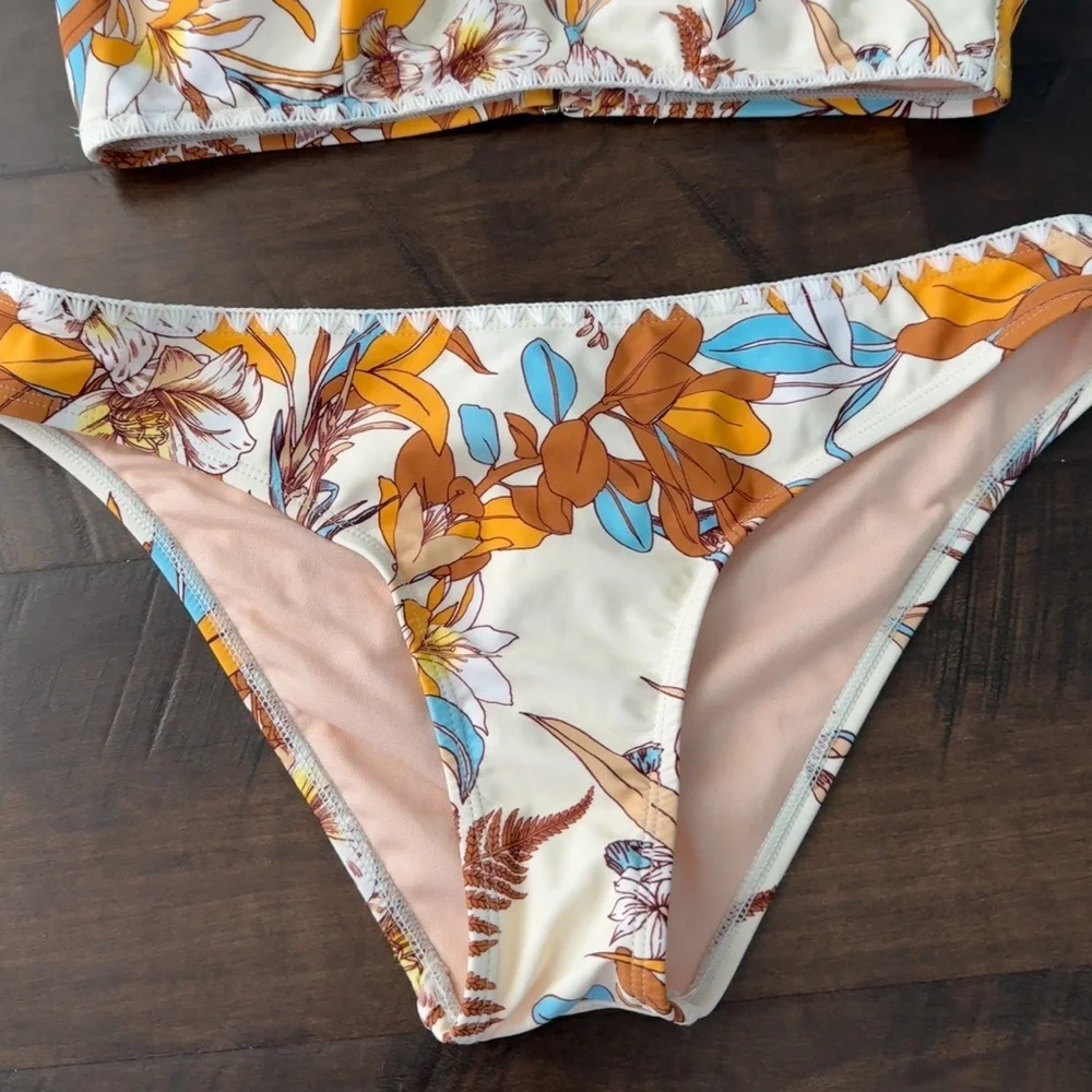 Bikini Set - Picture 6 of 16